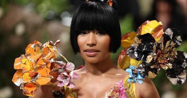 Rapper Nicki Minaj membatalkan pertunjukan di Inggris setelah ditahan di bandara Amsterdam, Entertainment News